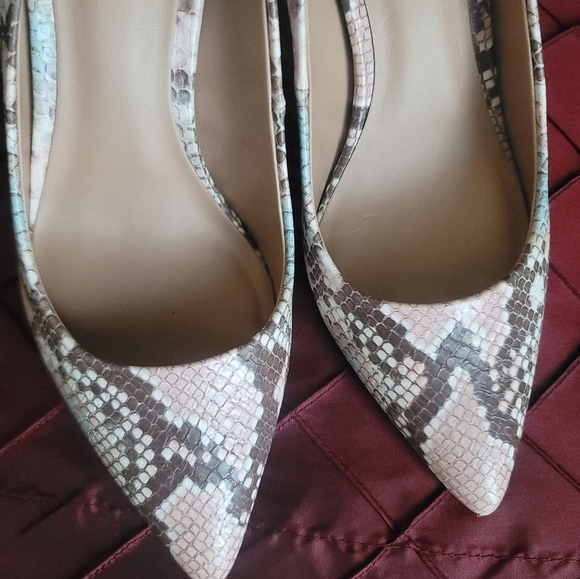 CALL It Spring Snake Print Leather Pointed Toe Pumps Size 5 - Picture 9 of 10